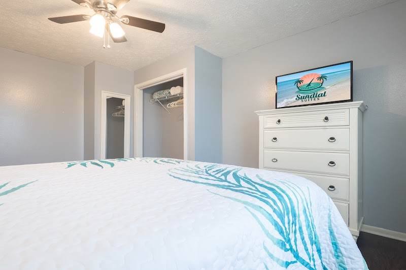 Queen bedroom in Tropical Tides at Sundial Suites