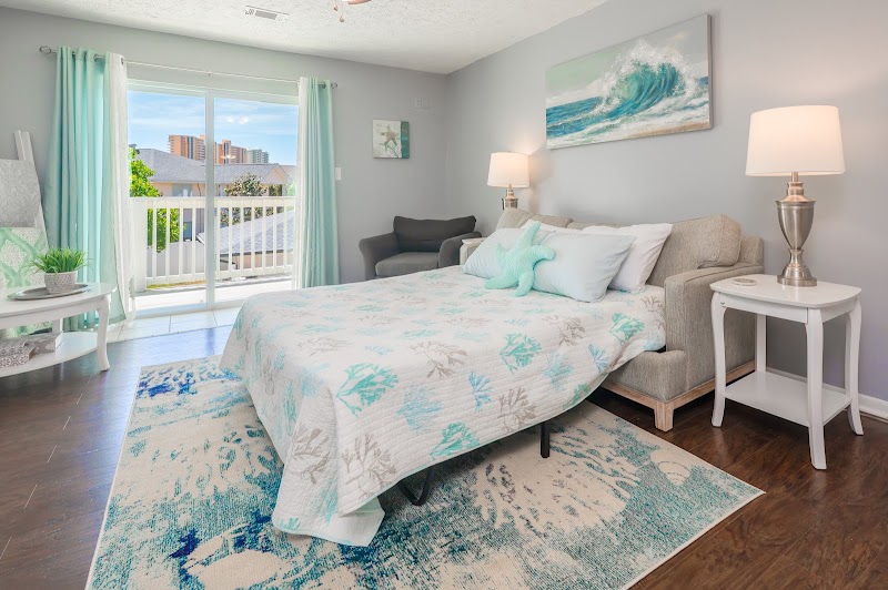 Dining area of Tropical Tides at Sundial Suites Panama City Beach