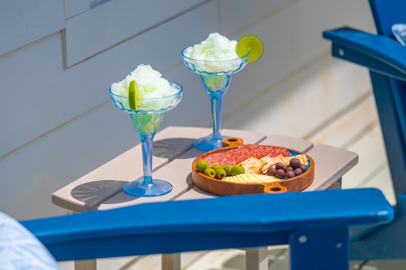 Dining area of Tropical Tides at Sundial Suites Panama City Beach