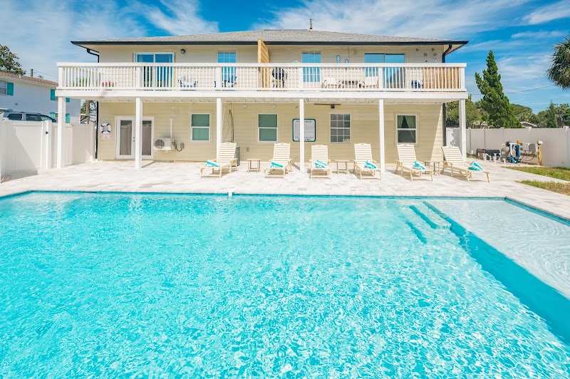 Side view of Sundial Suites and pool deck Panama City Beach